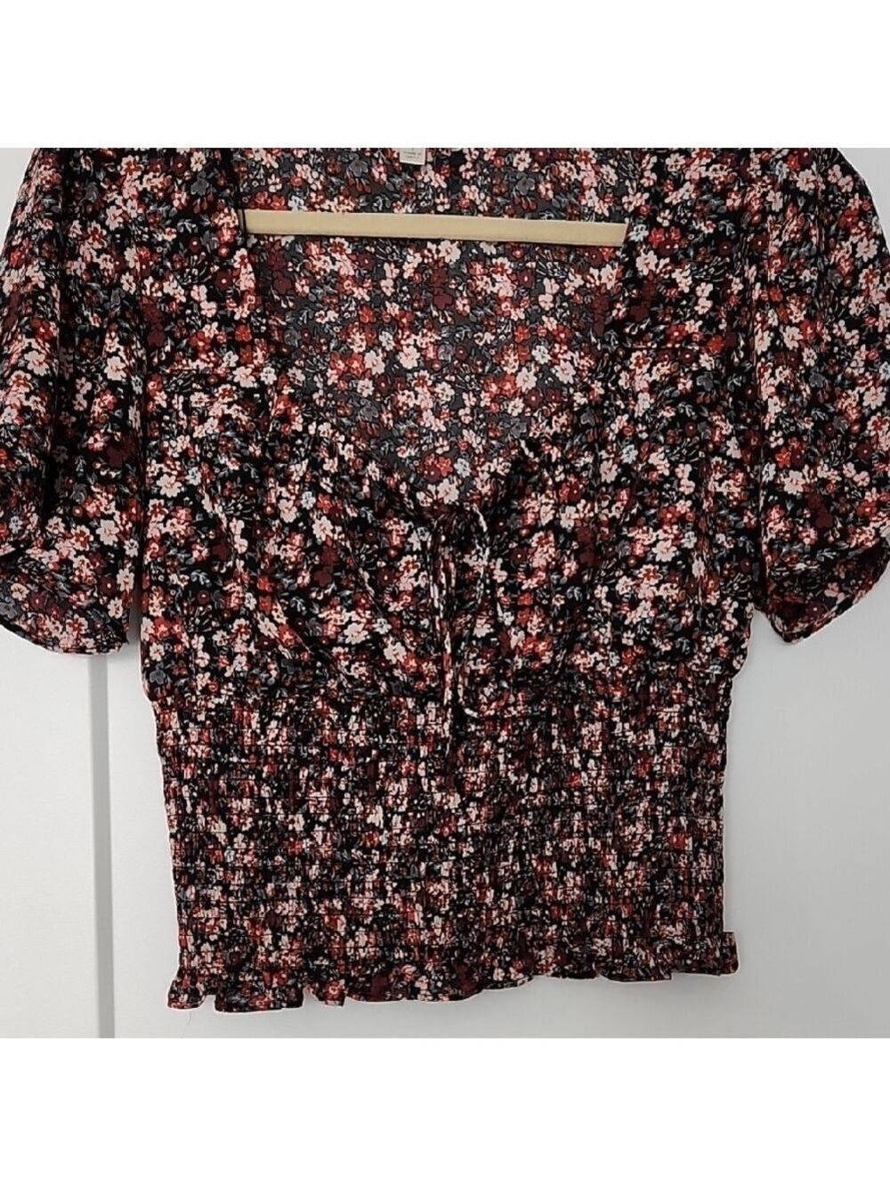 Floral Smocked Women's Top - Picture 5 of 8